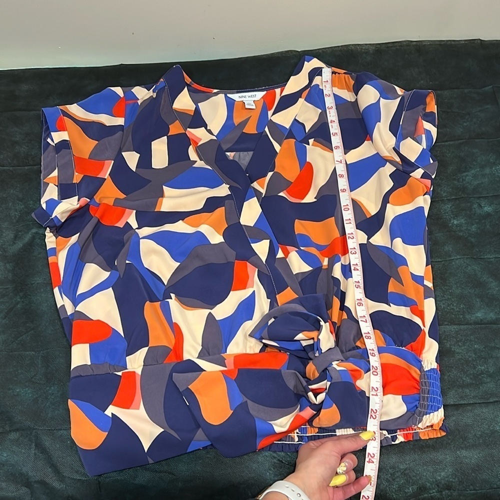 🔥Nine West Colorful Abstract Women's Top🔥 - Picture 6 of 6